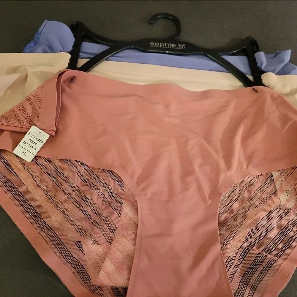 SOPHIE B.INTIMATES & SLEEPWEAR - Picture 16 of 16